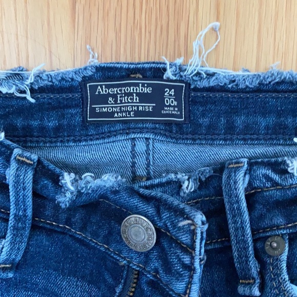 High rise Abercrombie jeans - Picture 2 of 2